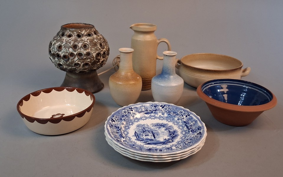 Diverse porslin & keramik. Bl.a Skottorps keramik m.m.