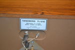 TANDBERG. FM Stereo receiver TR-200 & 1 par högtalare TL1210, samt handbok.