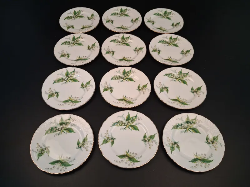 12 Assietter. Liljekonvalj. Lily of the Valley. Hammerslay & Co Fine Bone China England.