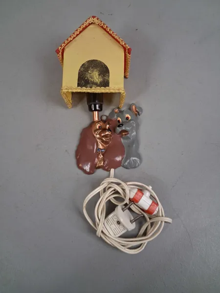 Vägglampa. Lady & Lufsen, 1950/60-talet.