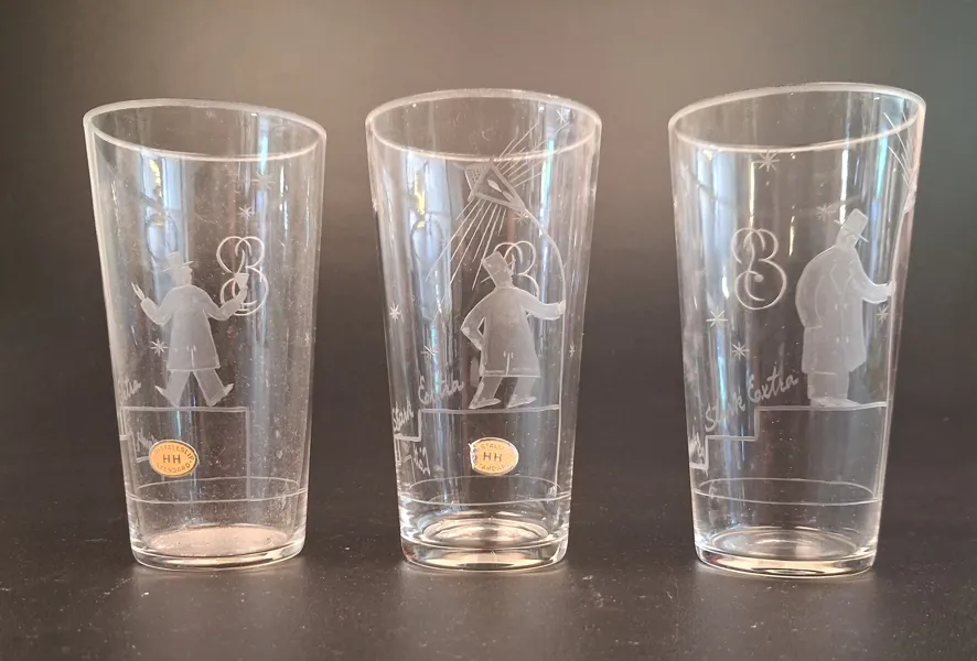 3 Grogglas, med dosering. Lätt, vanlig, stark, extra. Handslipade