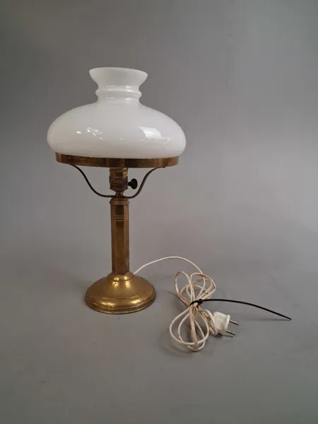 Bordslampa. Mässing & glas.