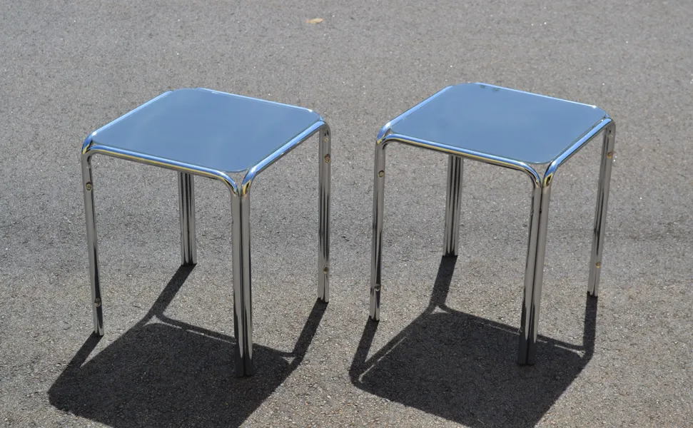 2 Sidobord. Krom & glas. Jysk.
