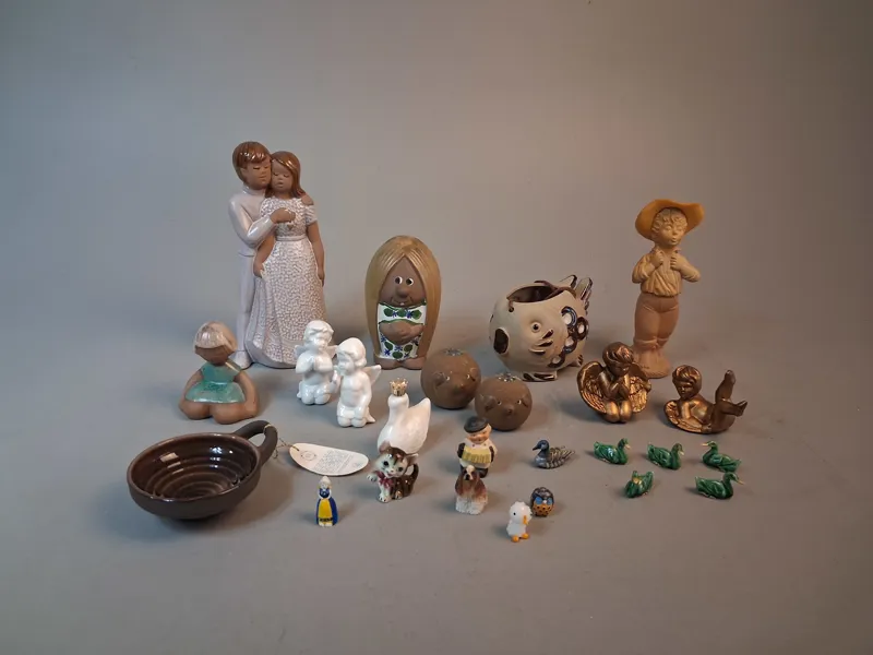 Diverse. Bl.a Figuriner m.m.