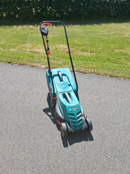 Elektrisk Gräsklippare. BOSCH, ARM 32.