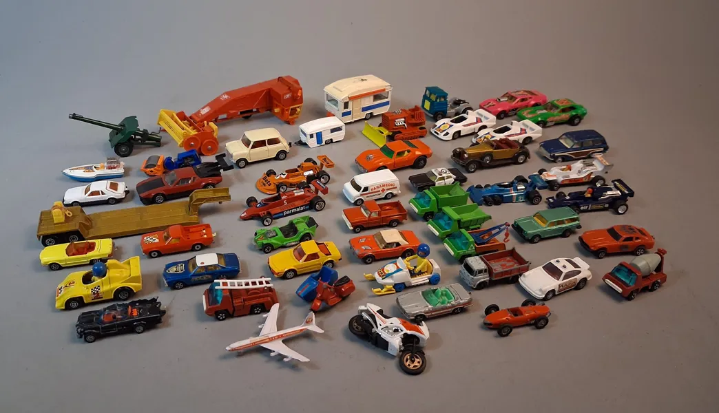 Diverse leksaksbilar. Bl.a Gorgi, Matchbox m.m.