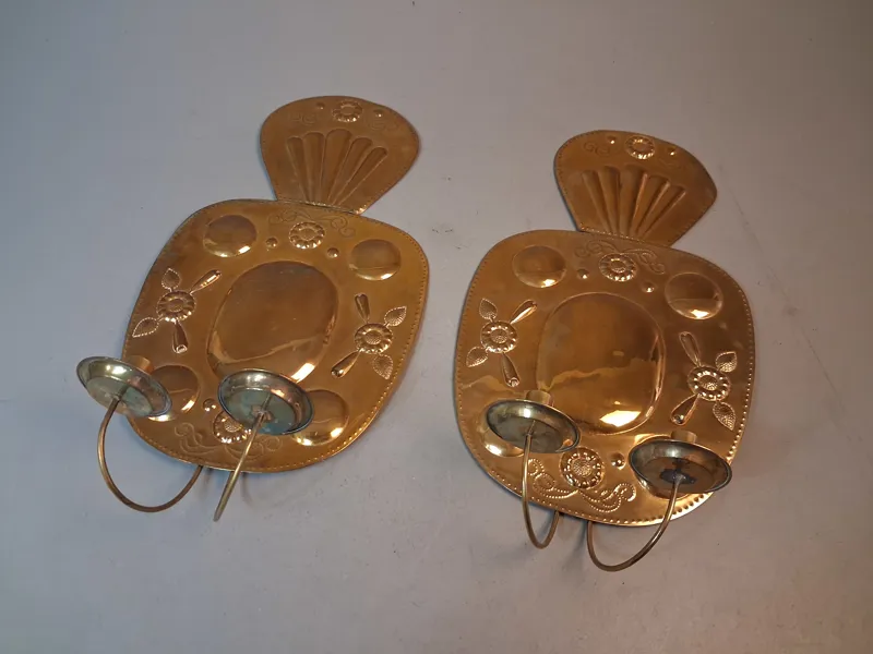 Ljusplåtar. Ett par, Mässing, Barockstil, 1900-talet.