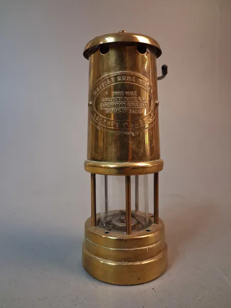 Gruvlampa. Mässing, British Coal Mining Company.