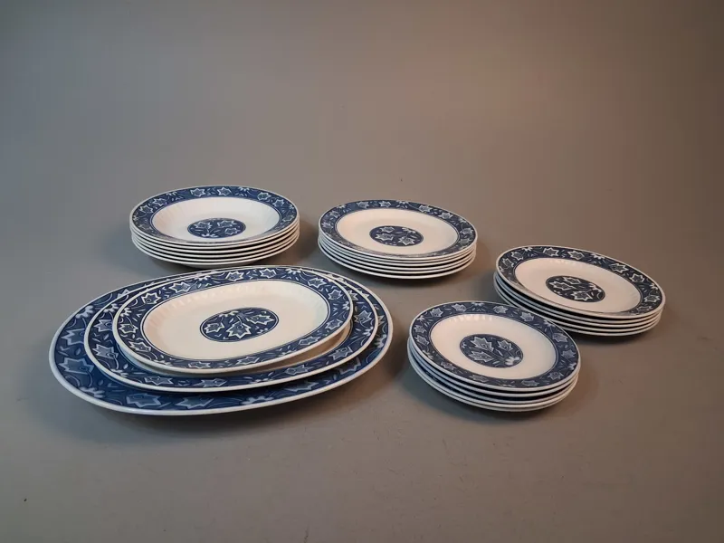 WILHELM KÅGE. Delar av servis, "Safir", 25 delar, Gustavsberg. 