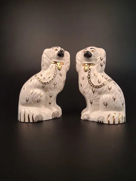 2 Hemvändarhundar. Beswick. Staffordshire.