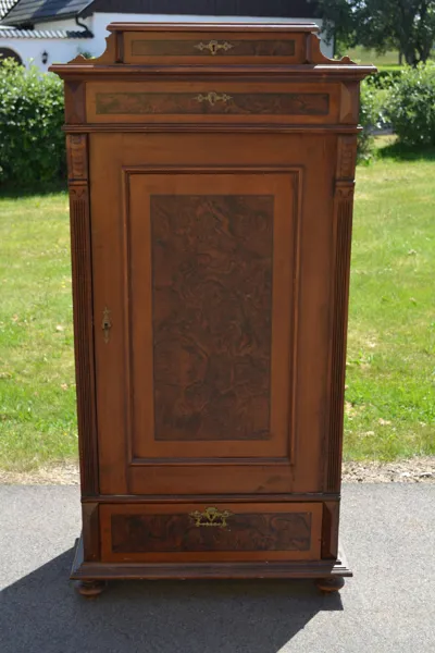 Drängaskåp. 1800/1900-talet.