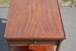 Nattduksbord/sidobord. Grand Valley Furnituren MFG. Co, Michigan, USA.
