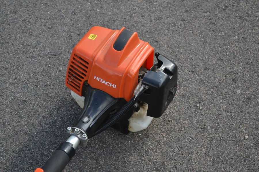 Bensindriven grästrimmer. Hitachi CG23ECP.