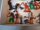 Diverse plast figurer m.m. Bl.a Riddare, indianer.
