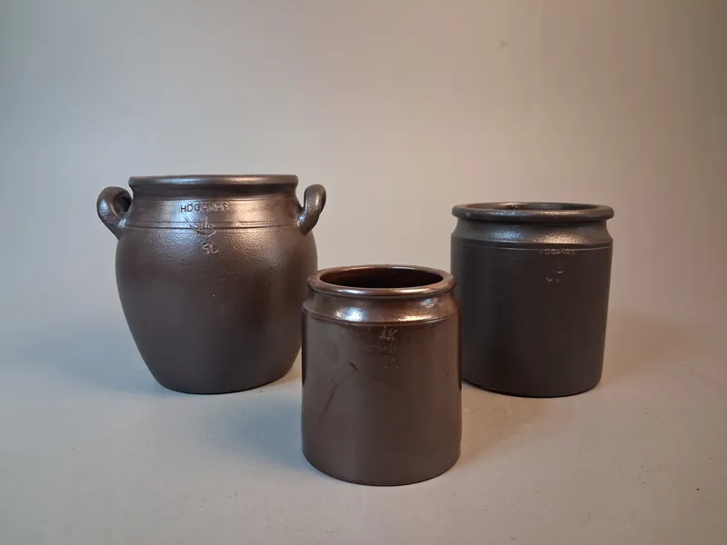 3 Krus. 2 Höganäs Keramik. & 1 Vallåkra.