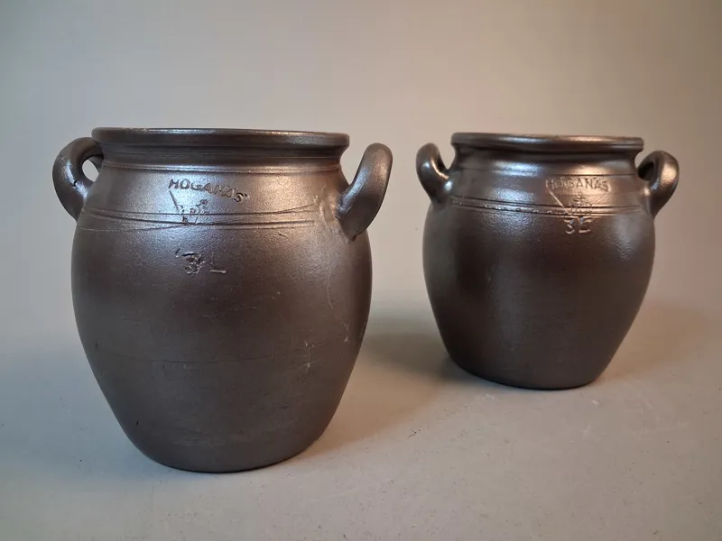 2 Krus. Höganäs Keramik. 3 Liter.