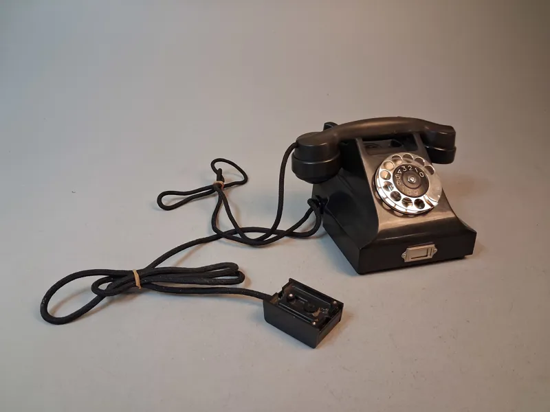 Äldre telefon, Bakelit, Televerk staden Nynäshamn.