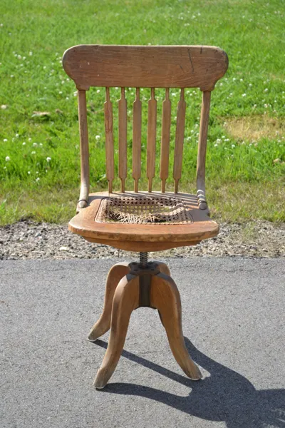 Kontorsstol. Jugend, Ek, 1800/1900-talet.