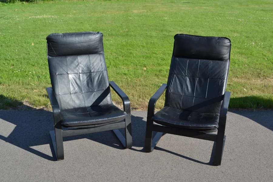 2 Fåtöljer, "Kinsta", IKEA, målat böjträ & konstskinn.