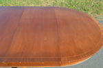 Engelsk matgrupp. JAYCEE FURNITURE, England, bord med 2 iläggsskivor & 4 stolar.