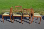 Engelsk matgrupp. JAYCEE FURNITURE, England, bord med 2 iläggsskivor & 4 stolar.
