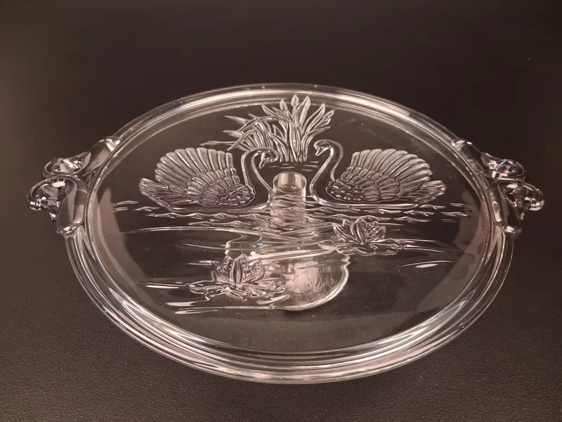 Tårtfat, glas, svanmotiv "Swan Lake serie". Walter-Glas. Väst Tyskland.
