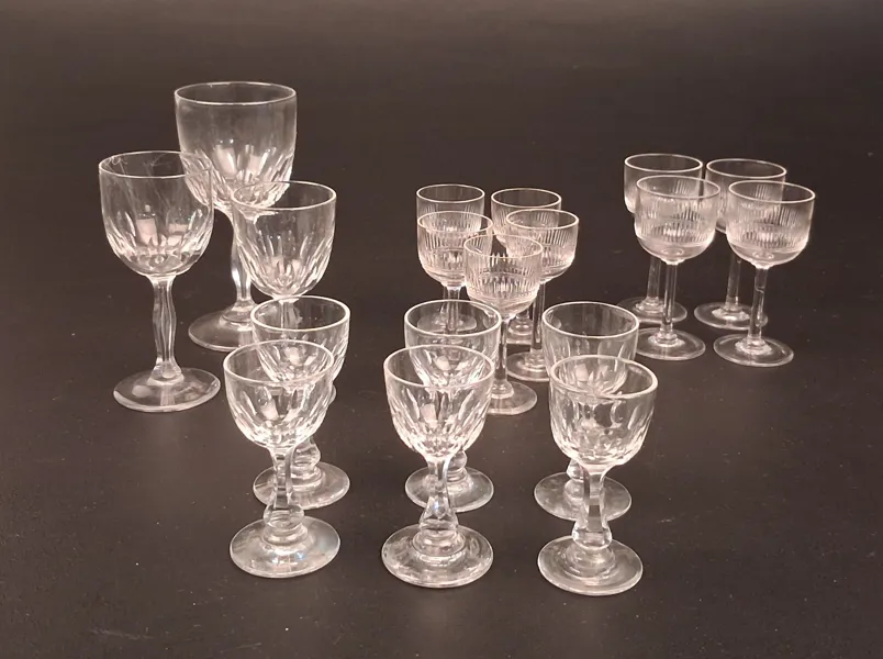 Diverse spritglas.