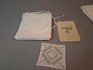 Diverse textil. Bl.a stora dukar, örngott, lakan.