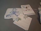 Diverse textil. Bl.a stora dukar, örngott, lakan.