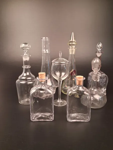Diverse glas. Bl.a Kowatter flaskor.