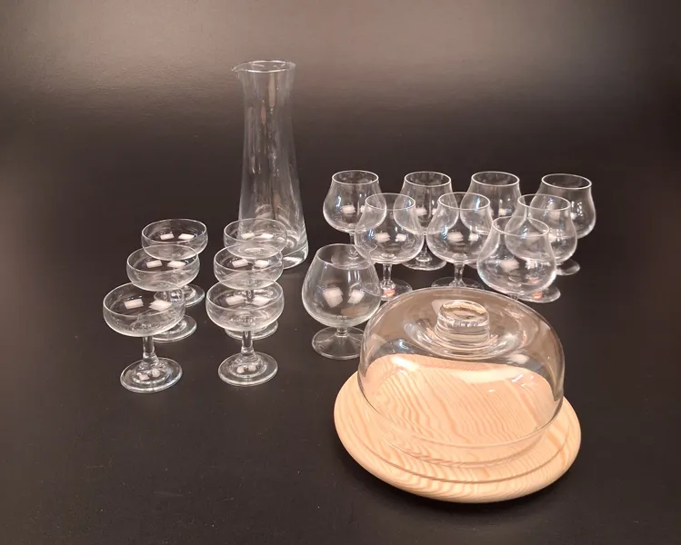 Diverse glas. Bl.a Konjakskupor Orrefors m.m.