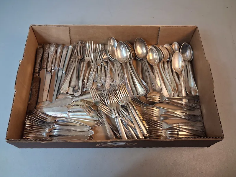 Diverse bestick. mestadels nysilver.