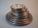 Flera fat. Nysilver.