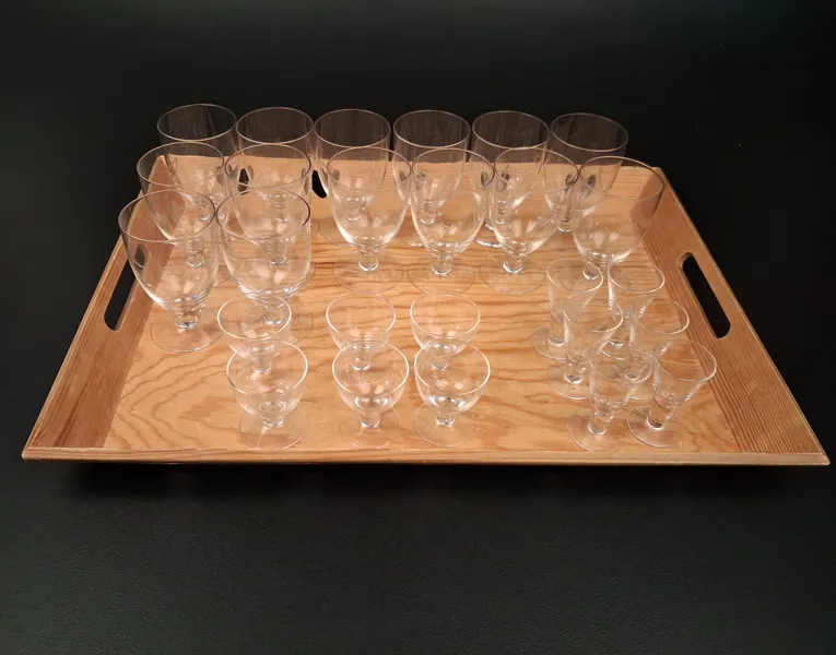 Diverse spritglas. Slipad dekor. 26 delar.