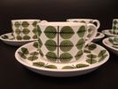STIG LINDBERG. 5 Kaffekoppar md fat. "Berså", Gustavsberg.