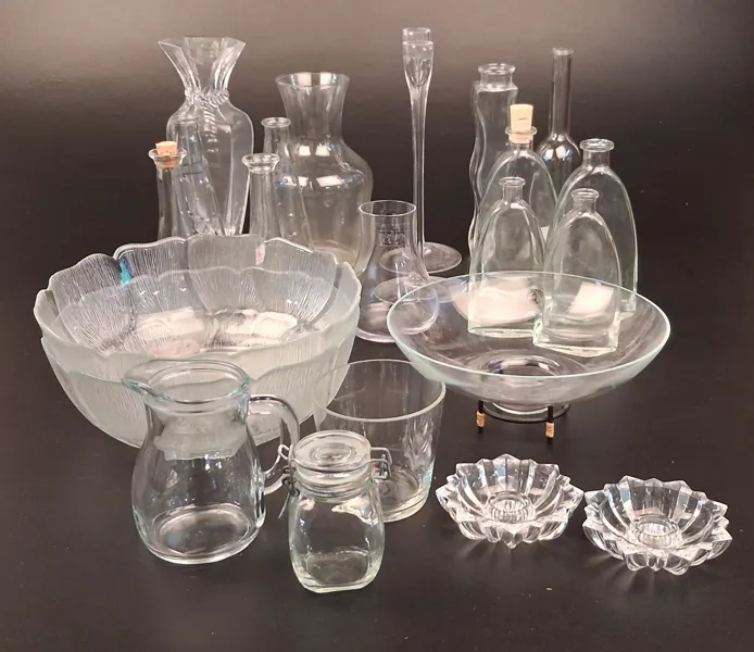 Diverse glas. Bl.a flaskor m.m.