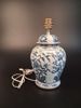 Lampfot. B&B Typ-J Oriental Import AB. Dekor i vit & blå.