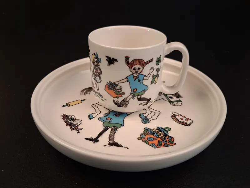INGRID VANG NYMAN, Tallrik & mugg. "Pippi långstrump", Rörstrand.