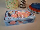 Diverse plåtburkar & brickor. Bl.a Svea, J-H Fabrikerna m.m.