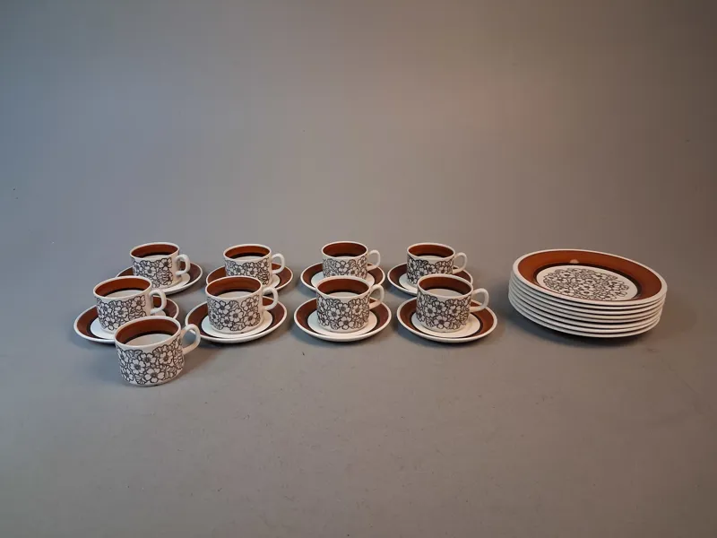 HELMER RINGSTRÖM, Kaffedelar, "Agneta" 9 Kaffekoppar med 8 fat & 8 assietter.