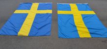 2 Svenska flaggor.