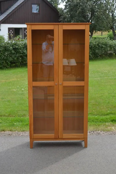 Vitrinskåp. Oljad Ek, 5 glashyllor, samtida.