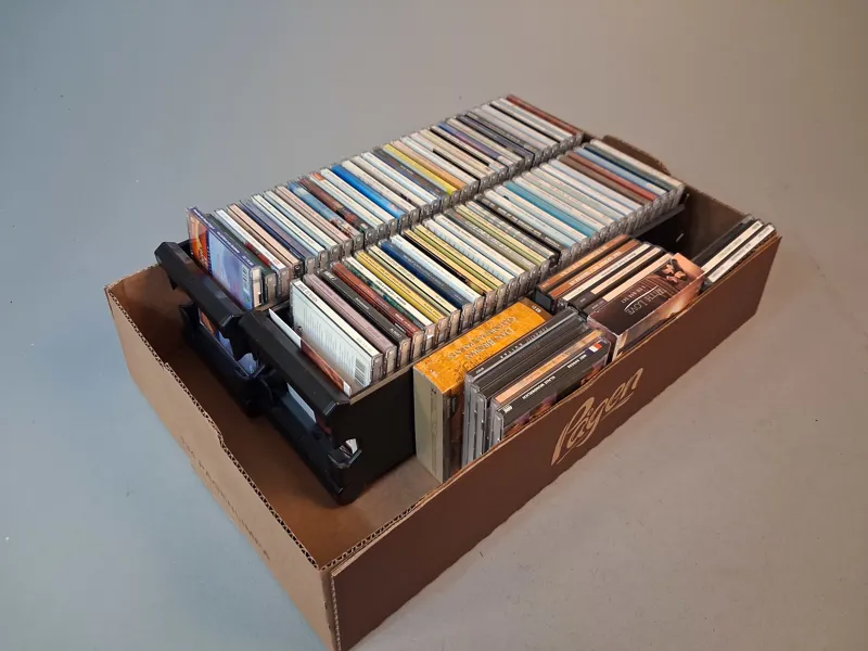 Diverse CD Skivor & 2 Cd hållare.