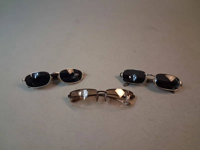 3 Par solglasögon. Bl.a Emporio Armani 130-5.