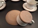 4 Flata tallrikar. "New wave", Villeroy & Boch & 6 espressokoppar med fat, selsbo.
