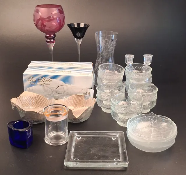 Diverse glas. Bl.a Dessertskålar m.m.