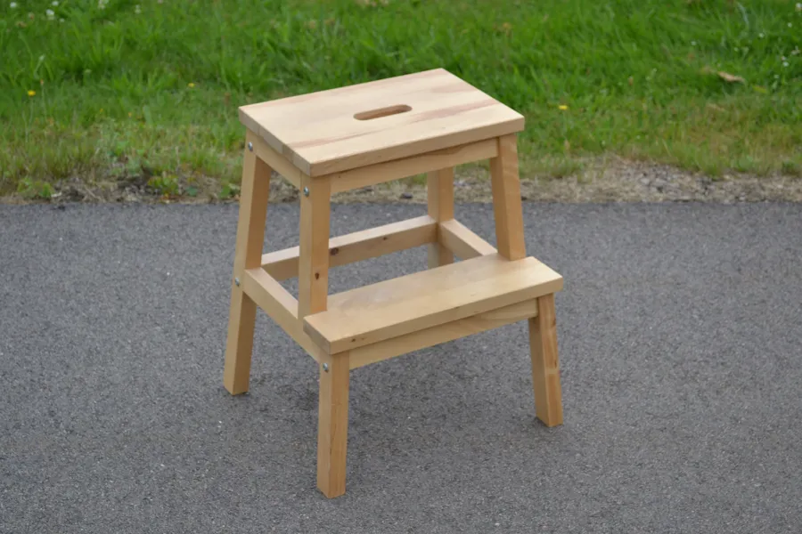 Stegpall. "Bekväm", IKEA.