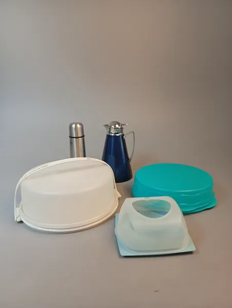 Tårtbox Tupperware m.m.