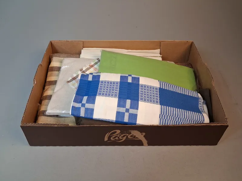 Diverse textil. Dukar, matta.