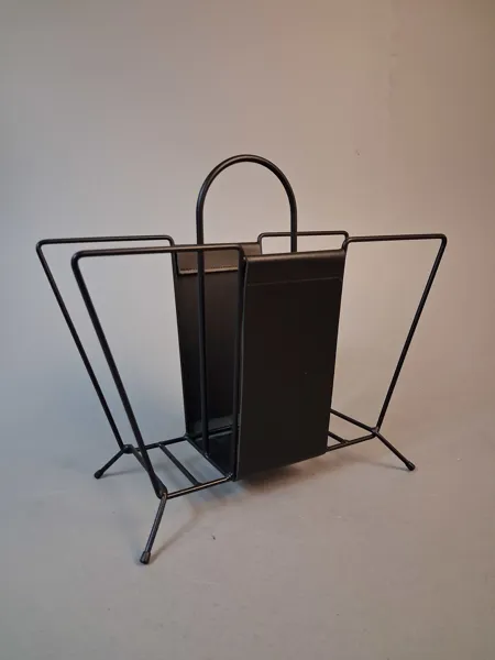 MALIN LUNDMARK för maze, "Suitcase" tidningsställ.